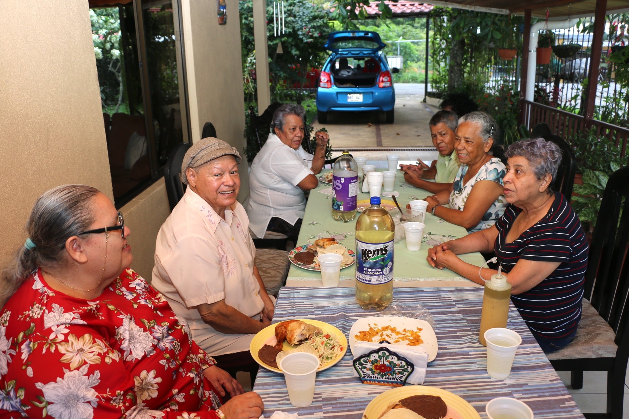 El 1 de noviembre de 1971 nacieron los parquímetros en San José y con ellos 13 mujeres oficiales que fueron conocidas como parquimetristas