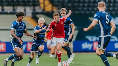 Brandon Aguilera estuvo a punto de hacer el gol del año con el Nottingham Forest