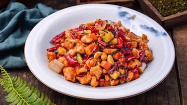 Descubra la auténtica receta del pollo kung pao: Un clásico de la cocina china