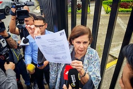 Fiscalía asegura que llamó a Pilar Cisneros a cinco números distintos y hasta le dejó el recado a su esposo antes de emitir alerta migratoria