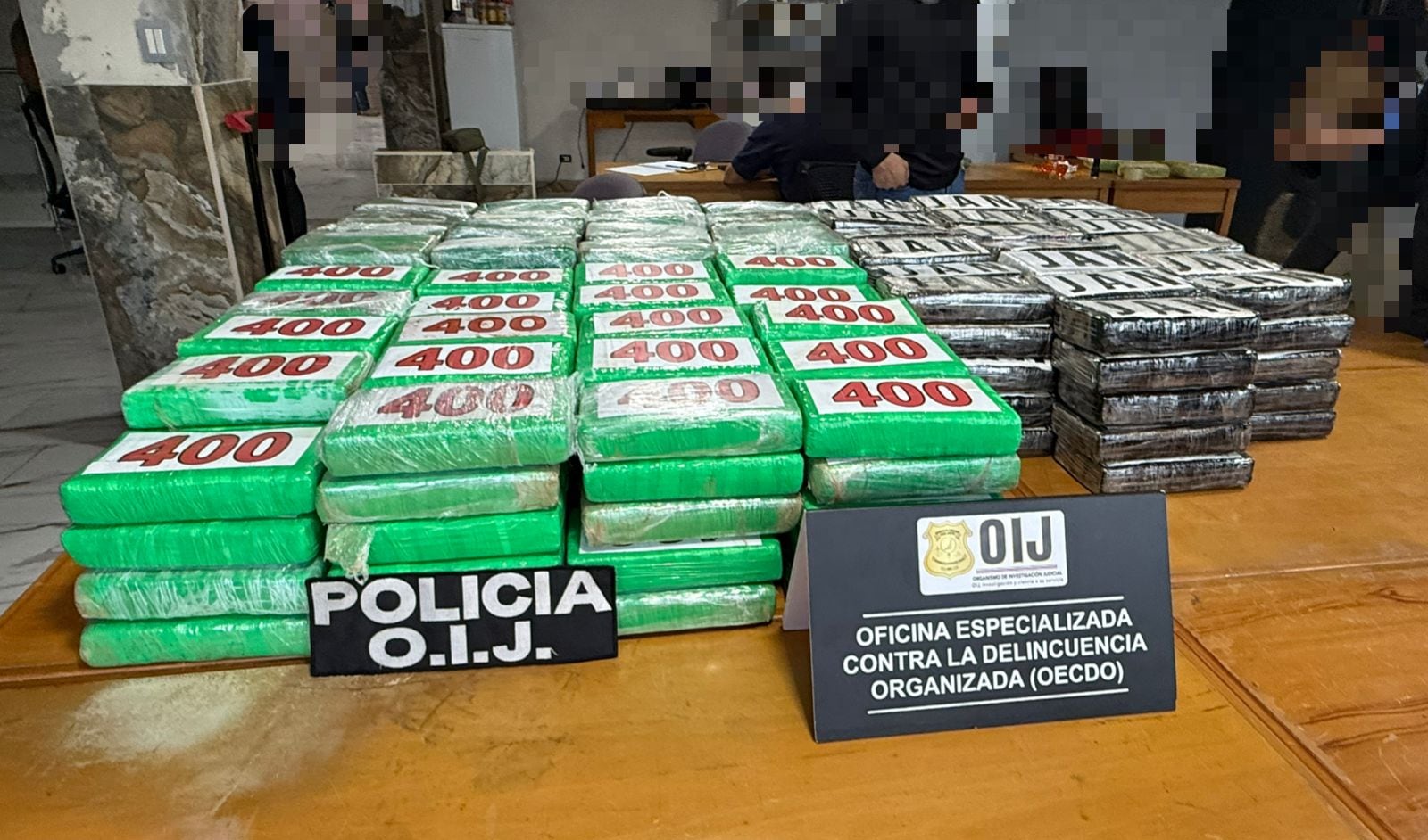 Según el OIJ, se trata de un cargamento de más de 400 kilos de cocaína. Foto OIJ.