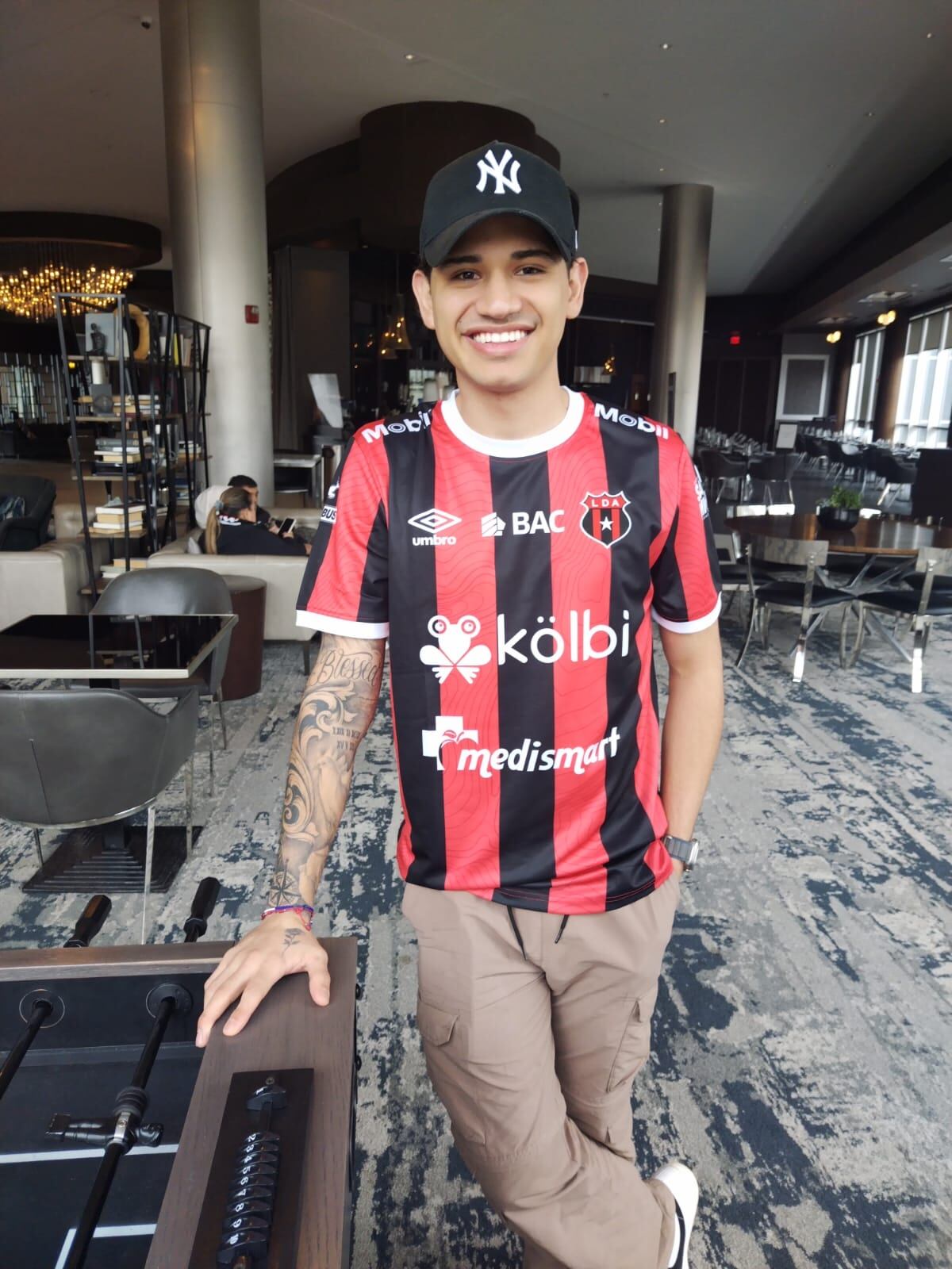 Juan Manuel Monge Gómez de 24 años, barbero tico que la pulsea en Estados Unidos y que sobrevivió a un accidente