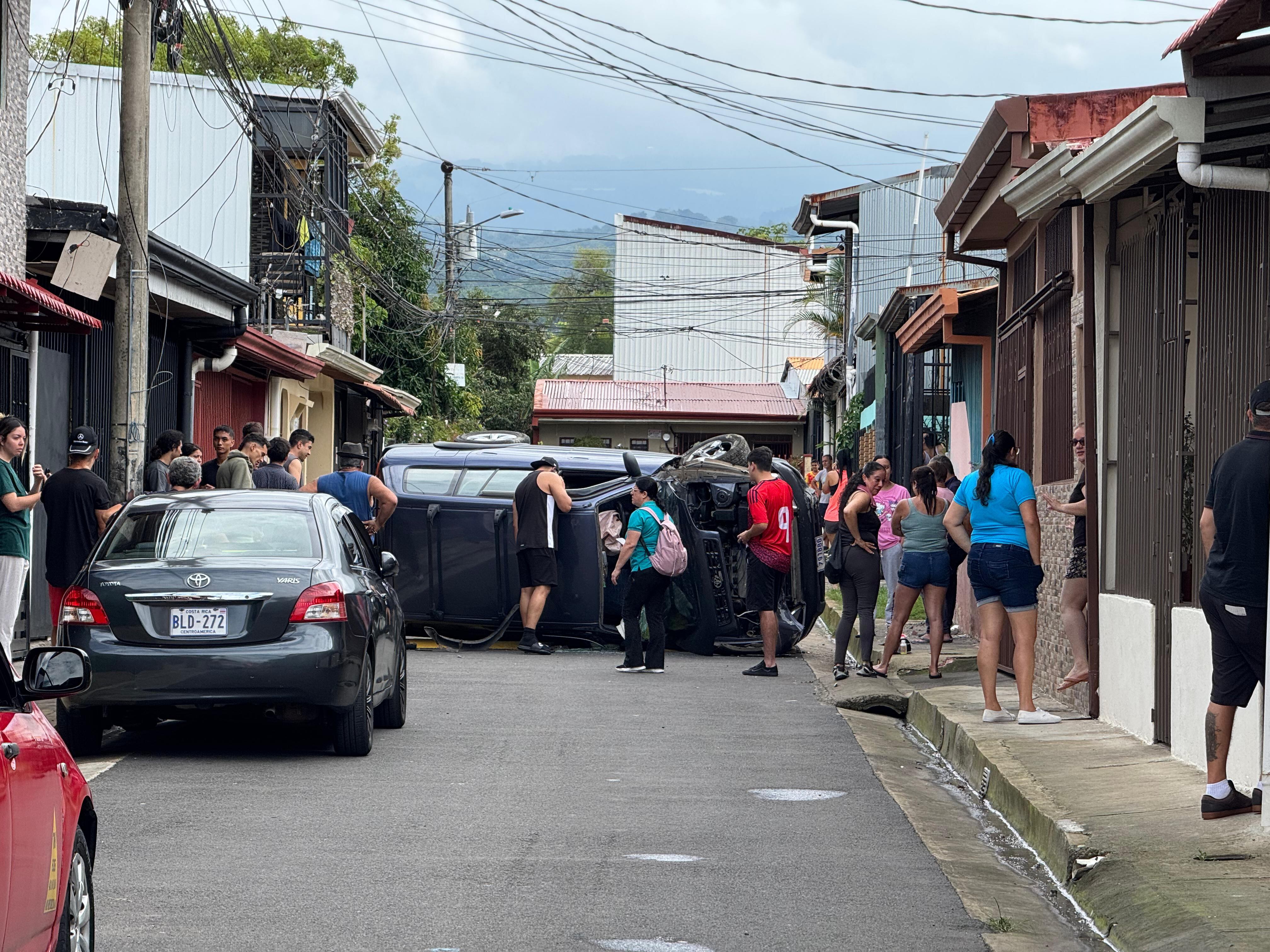 Dos personas fueron trasladadas en condición crítica al hospital