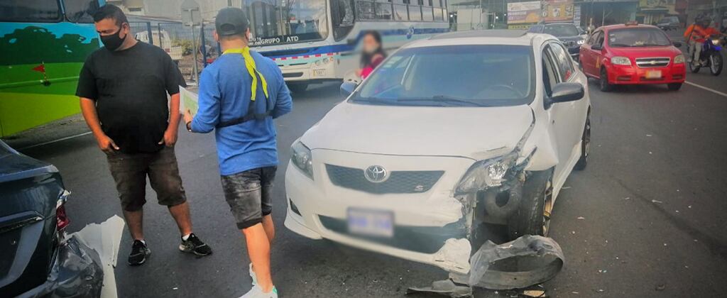 Ya comenzaron las lluvias en casi todo el país por eso, la Policía de Tránsito pide le colaboración a quienes se vean involucrados en un accidente menor para que no se les olvide usar a la figura de la conciliación (arreglo), para resolver las consecuencias del choque