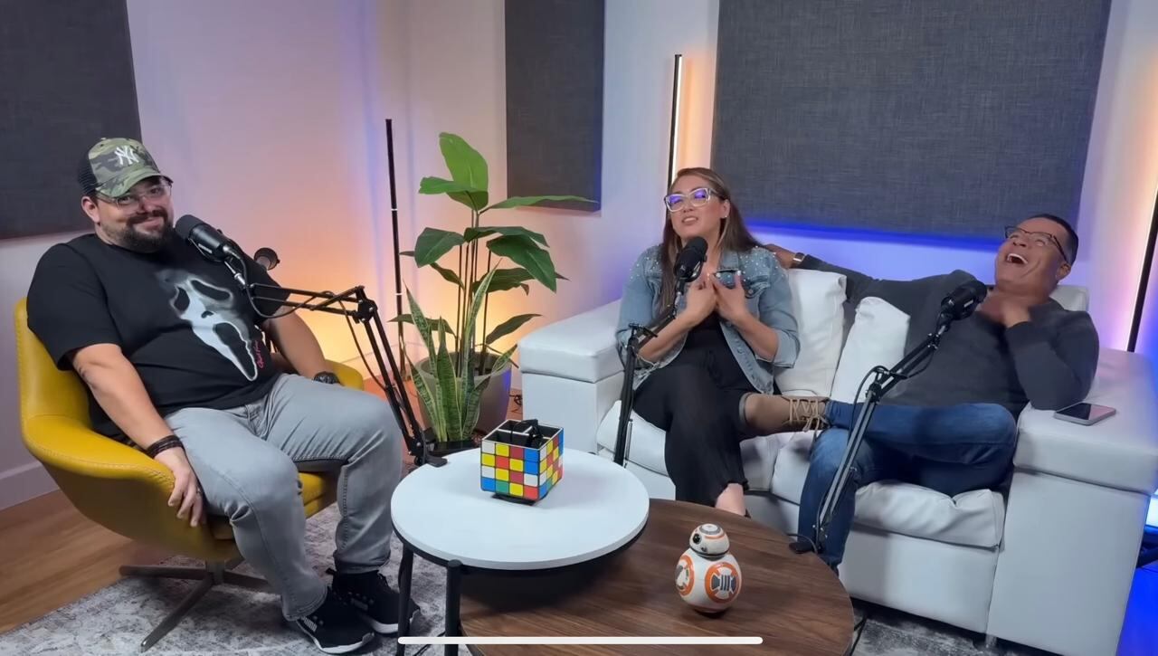 Victoria “Vicky” Fuentes y Gustavo “Tavo” Gamboa