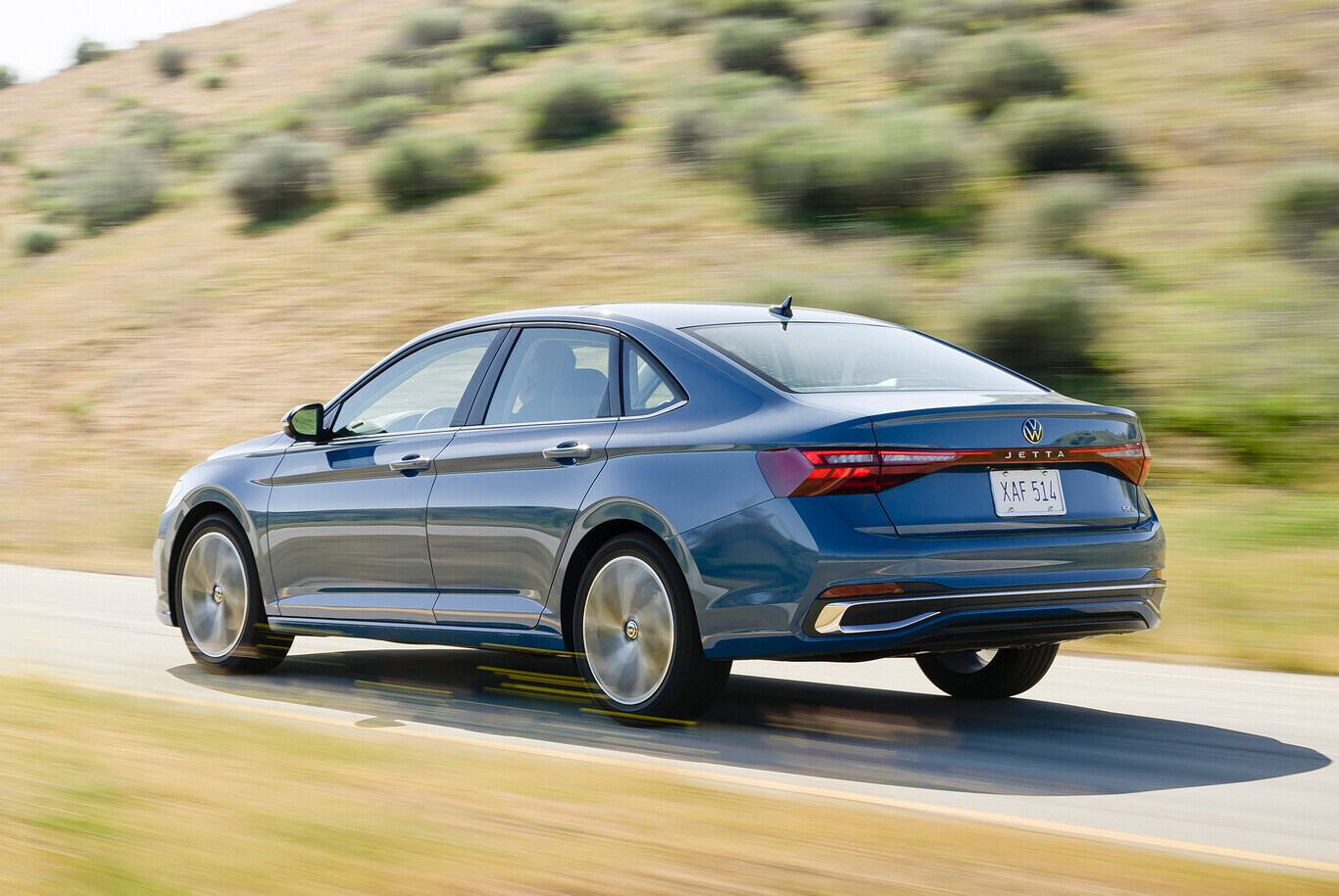 Su parte trasera recibió varios retoques. Foto: VW.