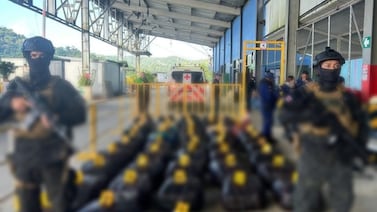 Sorprenden a tres hombres que transportaban más de una tonelada de marihuana en lancha rápida