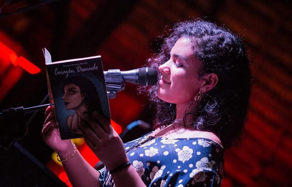 Morena es una artista nicaragüense que se exilió en Costa Rica desde el 2018. Tiene 25 años y es de Masaya