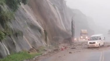 Fuertes lluvias provocan derrumbes en la ruta 27