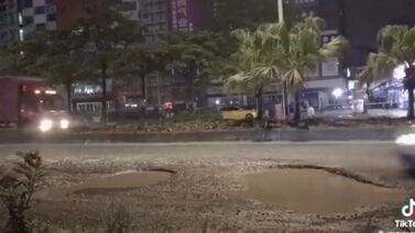 Exministro no puso ni los codos a la hora de criticar el supuesto estado de una calle en Costa Rica