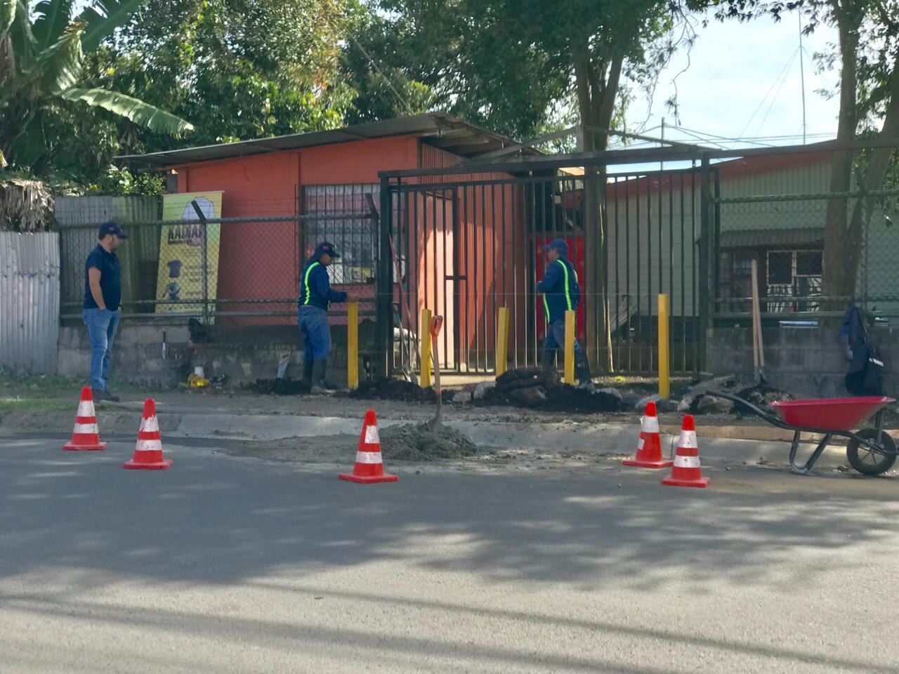 Muni cierra el paso por donde estaba la gruta perdida en Dulce Nombre de Cartago.