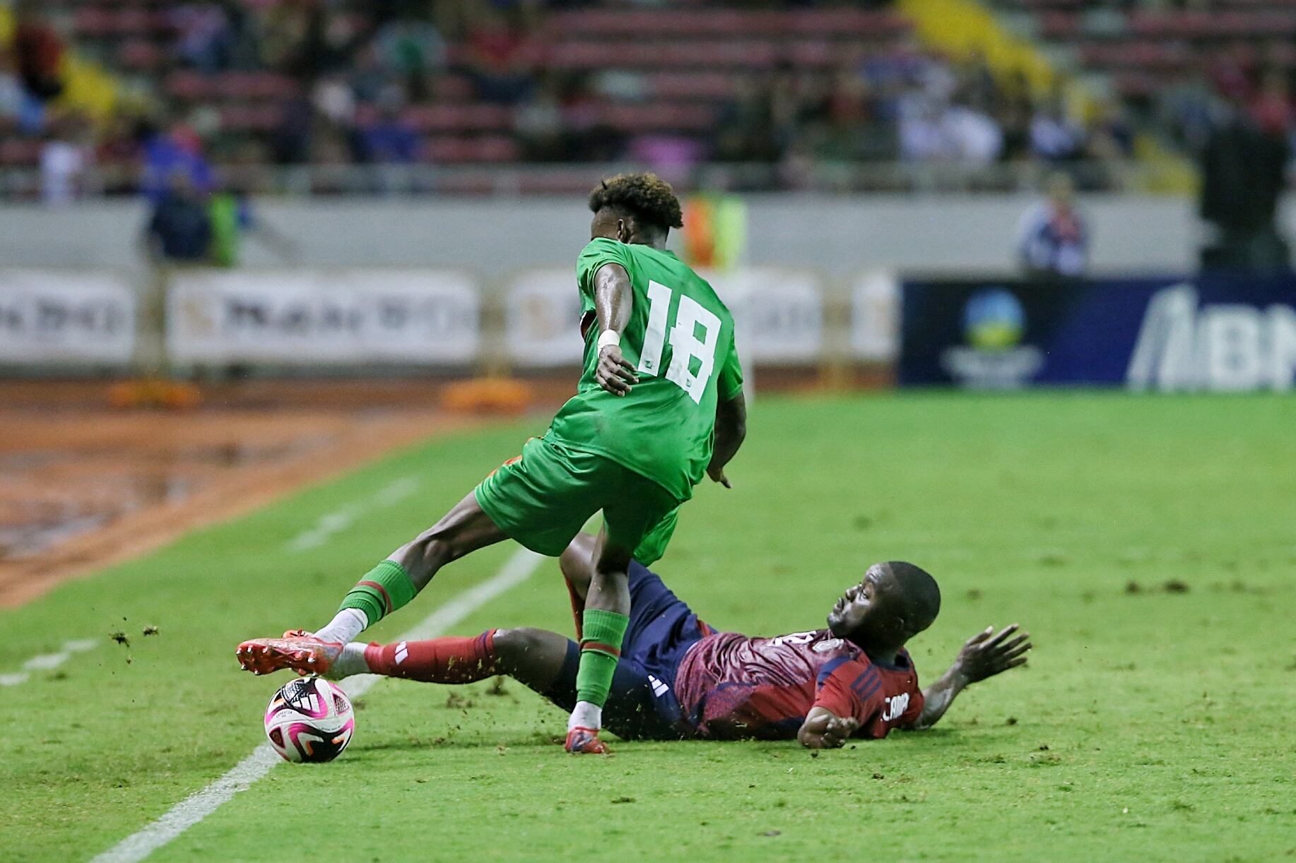 05/09/2024/ Juego entre la selección nacional de Costa Rica vs Guadalupe por la Nations League 2024 de CONCACAF en el estadio Nacional / Foto John Durán