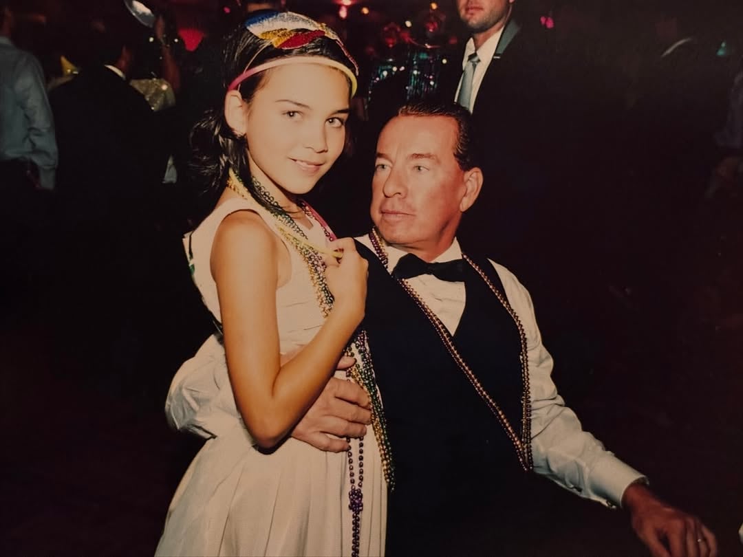 Gary Austin, exesposo de Lynda Díaz junto a sus hijos.