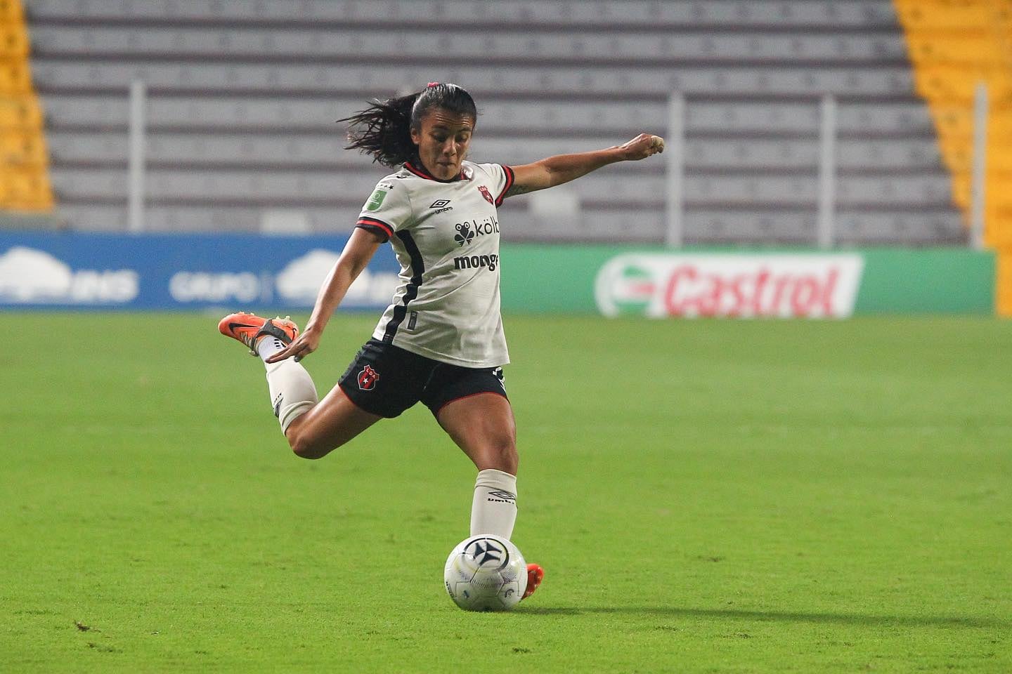 Saprissa - Alajuelense clásico femenino