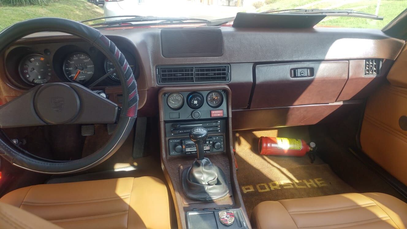 Porsche 924 del año 79. Cortesía.