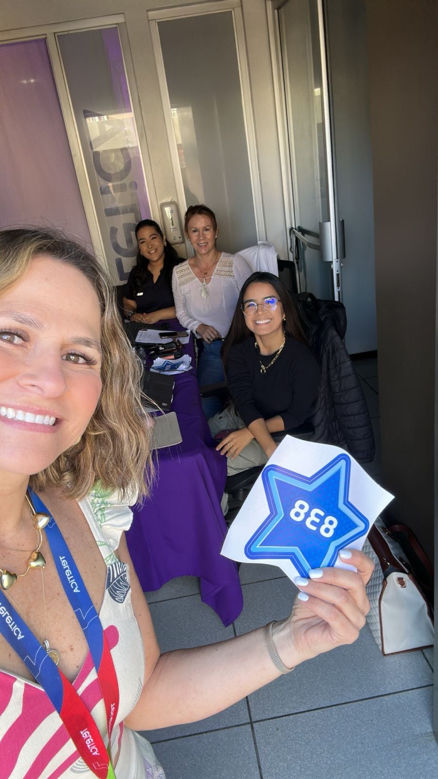 Sandra Carvajal, vestuarista de canal 7.