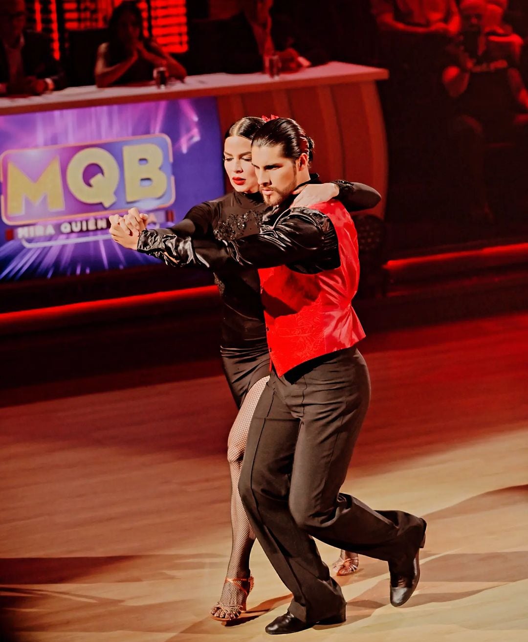 César Abarca, bailarín de Lynda Díaz en la primera temporada de Mira quién baila (MQB) en la primera temporada.