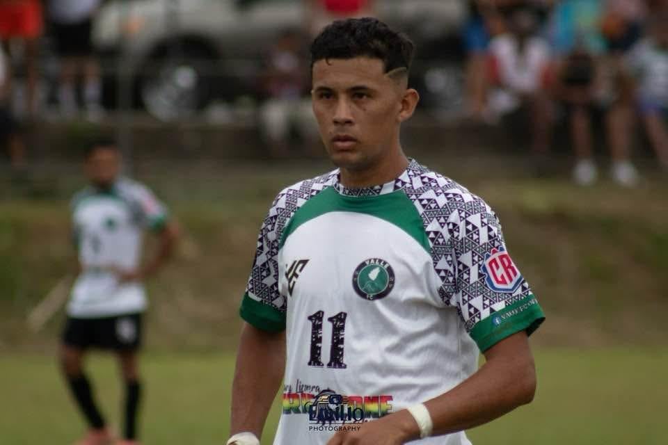 Kenneth Porras Naranjo, el futbolista limonense de 26 años que murió tras ser golpeado por un árbol mientras trabajaba en una plantación de plátanos en San Juan de Valle La Estrella, Limón. Foto: Isabel Naranjo