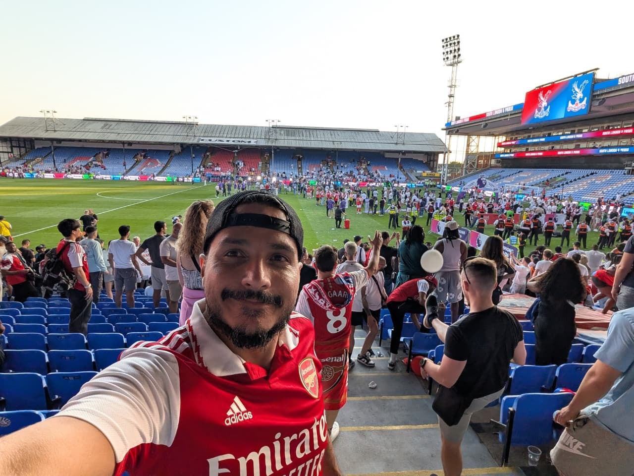 Arturo Corrales, aficionado costarricense del Arsenal, está viviendo todo un sueño en Londres.