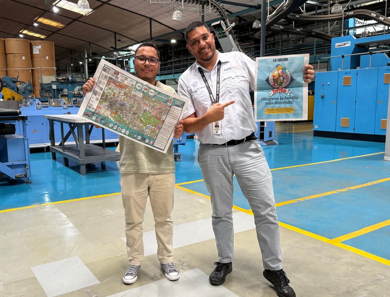 Los Zumbis que marcaron generaciones volvieron con fuerza, agota periódicos y hoy reúne a papás, hijos y hasta abuelitos alrededor de la mesa. En la foto con Kevin Delgado de diseño.