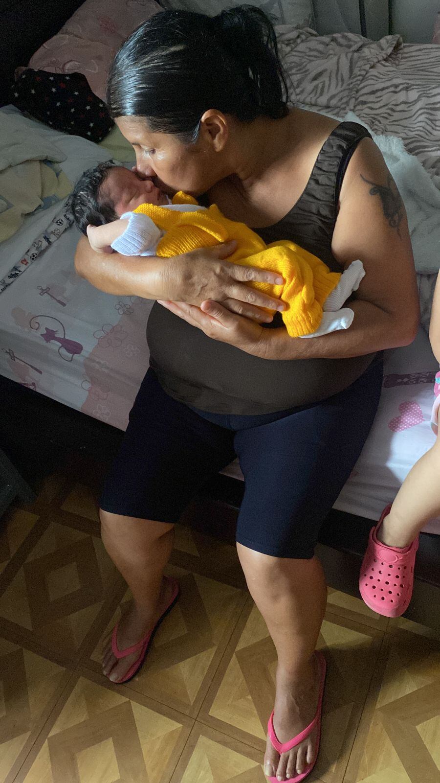 María Ramos Herrera es una nicaragüense con treinta años de vivir en Costa Rica. A ella la conocen como Chayo y trabaja limpiando casas, en Grecia.