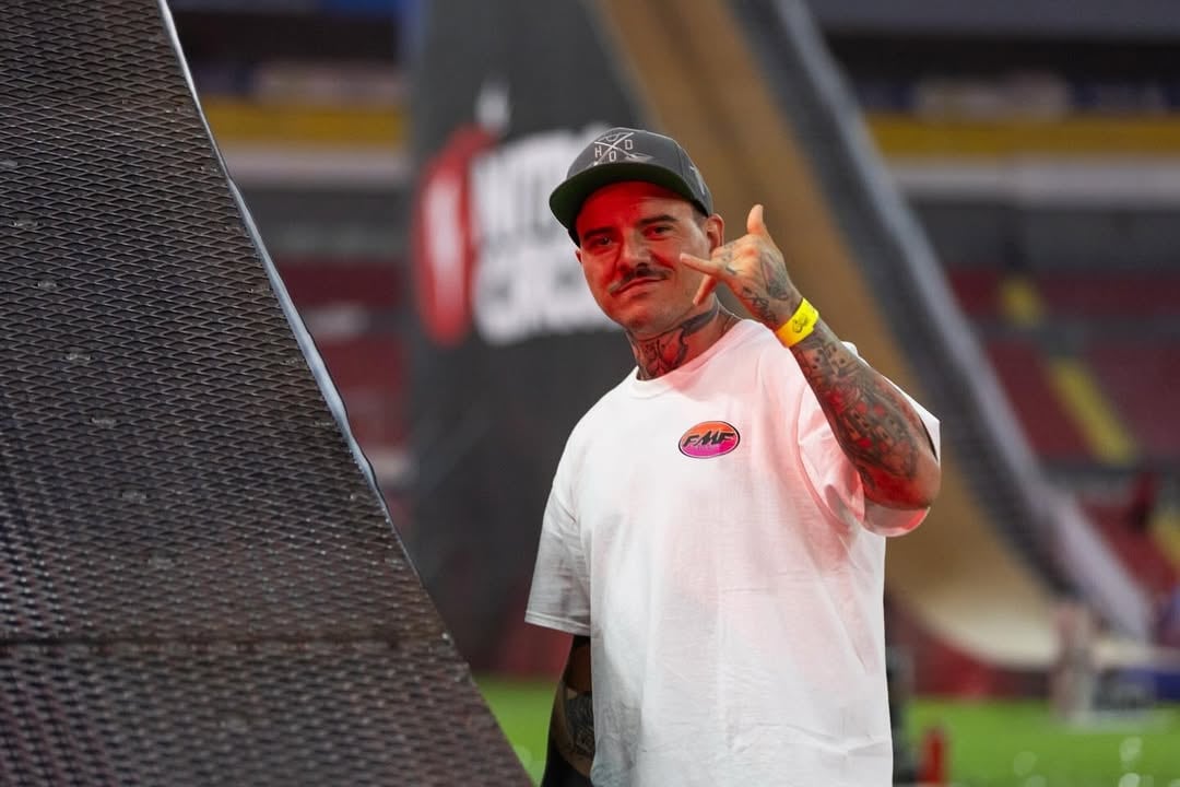 Al piloto Marco Picado, uno de los herederos de Teletica, no le pasó por la mente lo que pasaría luego de que este lunes hablara sin tapujos de su dura vida.