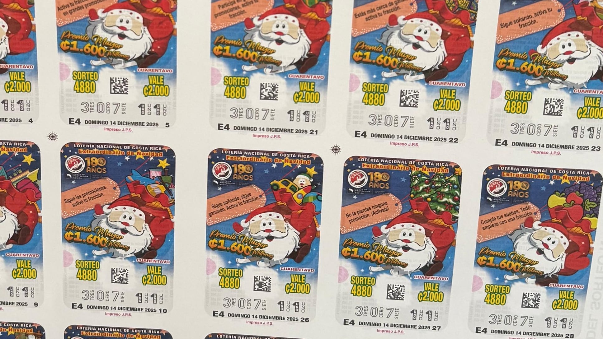 La Junta de Protección Social anunció el lunes 29 de setiembre el Gordo Navideño 2025 con un premio mayor de 8 mil millones de colones en 5 emisiones, pagando 1.600 millones de colones por cada emisión. Cada entero es de 40 fracciones y vale 80 mil colones, cada pedacito vale 2 mil colones y con cada pedacito se gana, con el premio mayor, 40 millones de colones. En la foto, Laura Guillén, vendedora de lotería.