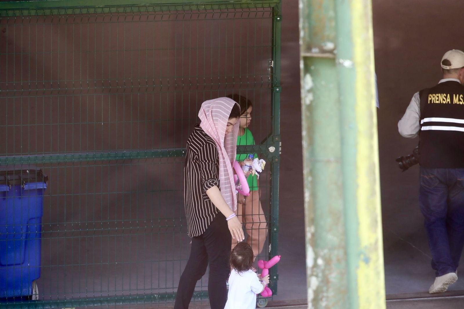 21/02/2025, Puntarenas, Ciudad Neilly, en el centro de Migración CATEM Centro de Atención a Migrantes en Ciudad Nelly Corredores de Puntarenas se encuentran los migrantes deportados de los Estados Unidos.