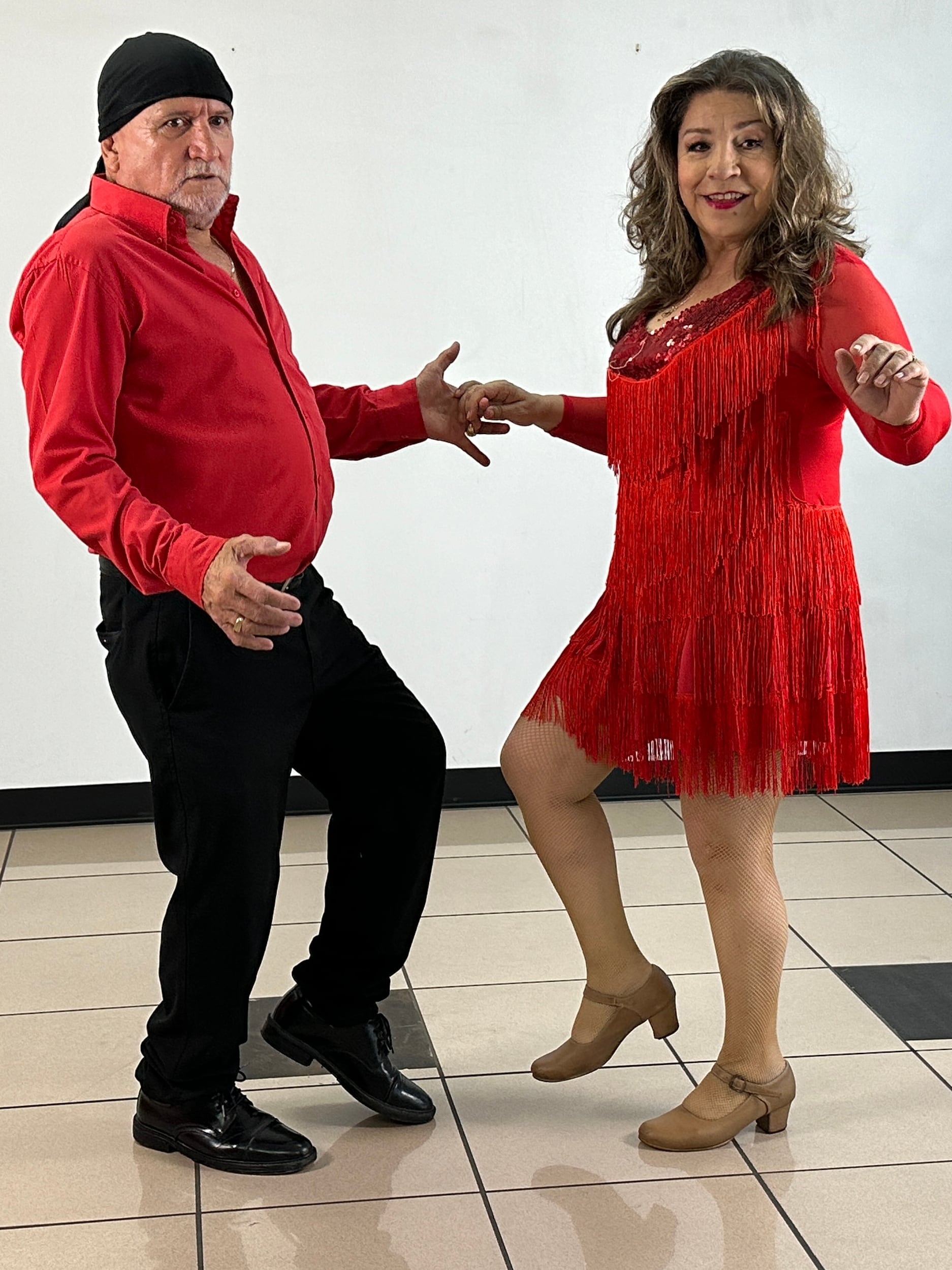 Ligia Torijano Chacón y Wálter “Cupido” Morales Zamora, quedaron inmortalizadas en una moneda de 100 colones que conmemora la declaratoria del swing criollo como patrimonio cultural inmaterial costarricense. Estas fotos son de la sesión que les hizo el Banco Central para la moneda