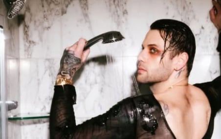 Caleb Shomo hizo la confesión por medio de redes sociales.