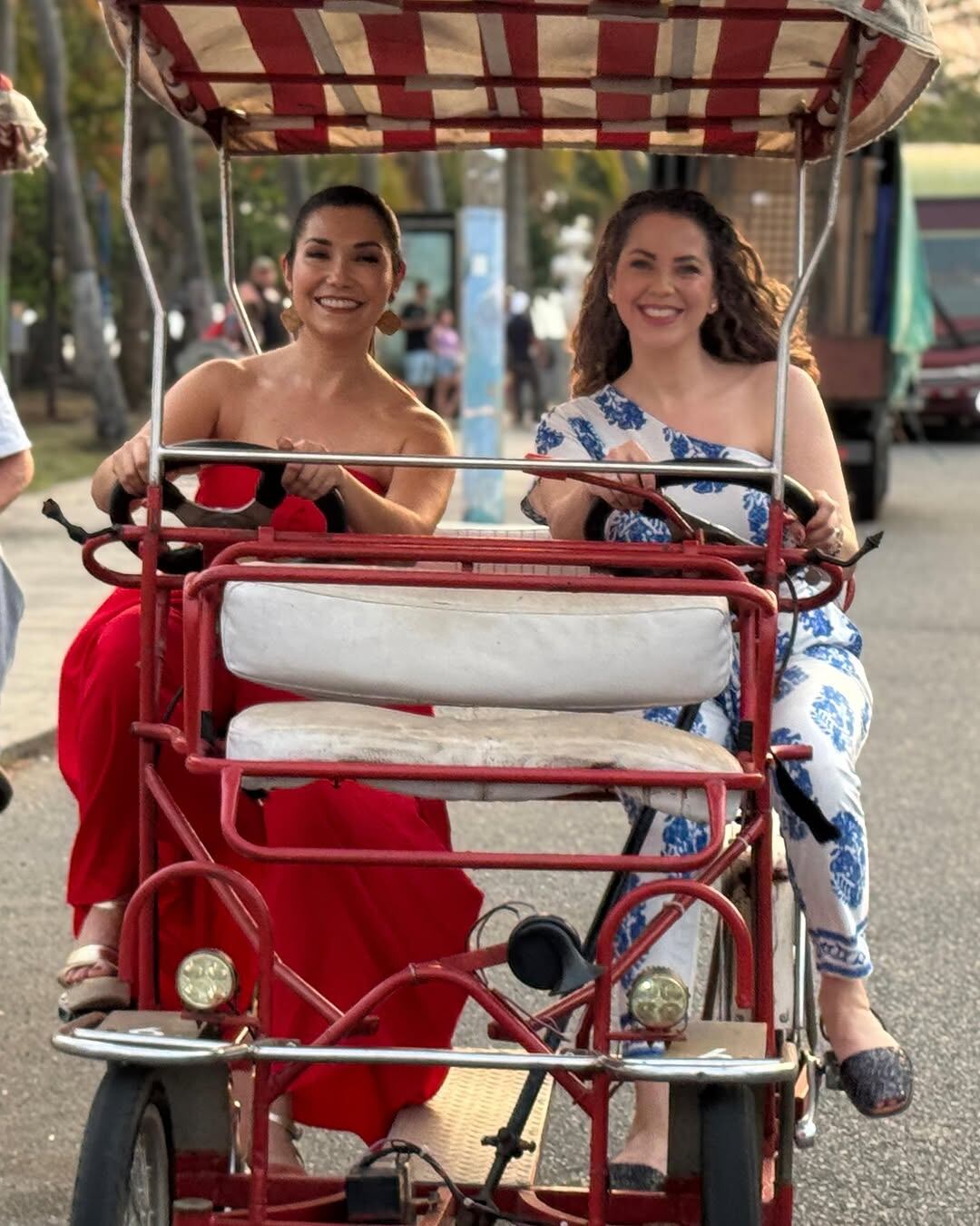 Ginnés Rodríguez y Lussania Víquez, presentadoras de Informe 11 Las Historias de Repretel