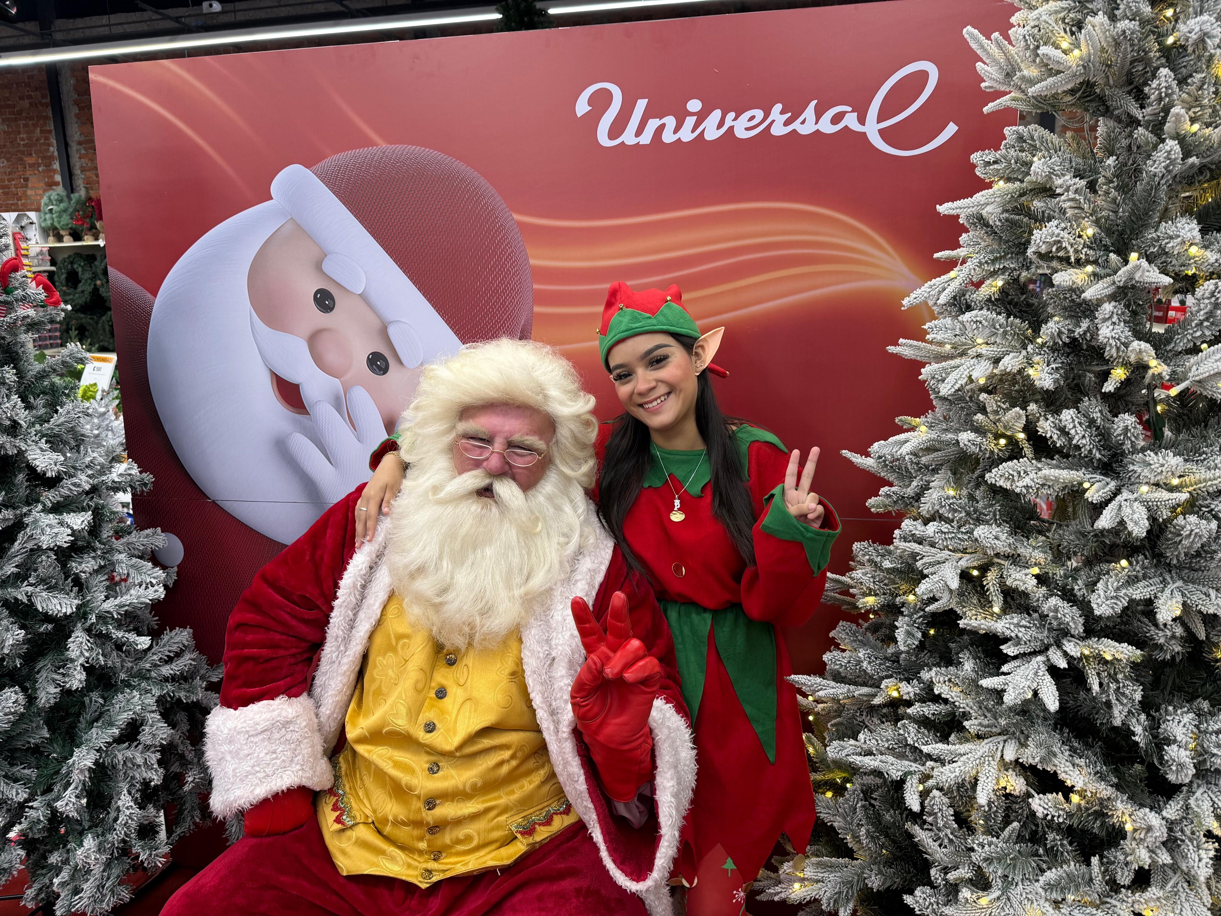 Kenisha Jean Rojas, vecina de Desamparados y estudiante de 16 años, vivió su primera experiencia como ayudante de Santa en la inauguración de la época más mágica del año.