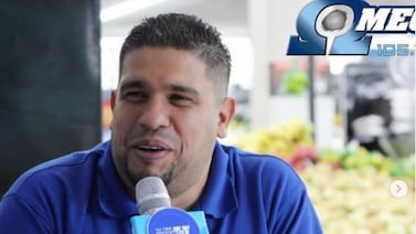 Muérase de la risa viendo a Gallina patinando por primera vez sobre hielo