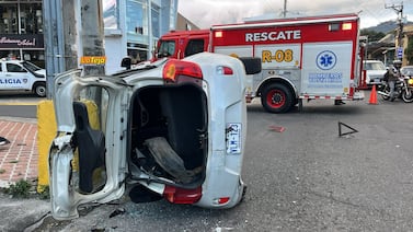 Este es el delito por el que conductor huyó de OIJ y provocó violento choque en el que embarazada resultó herida