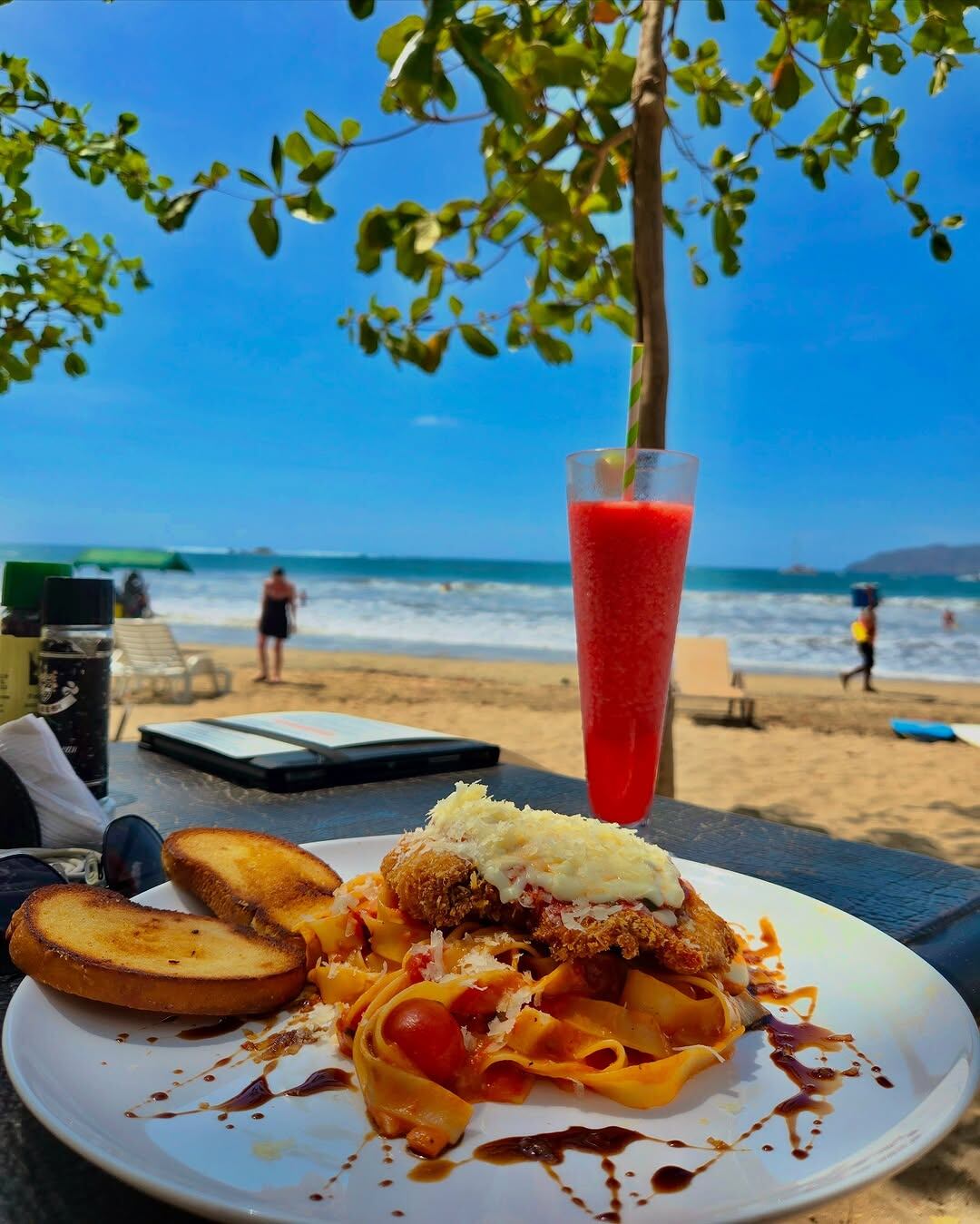 Gloriana Casasola y Diego Obando dejaron a varios antojados con algo que compartieron.