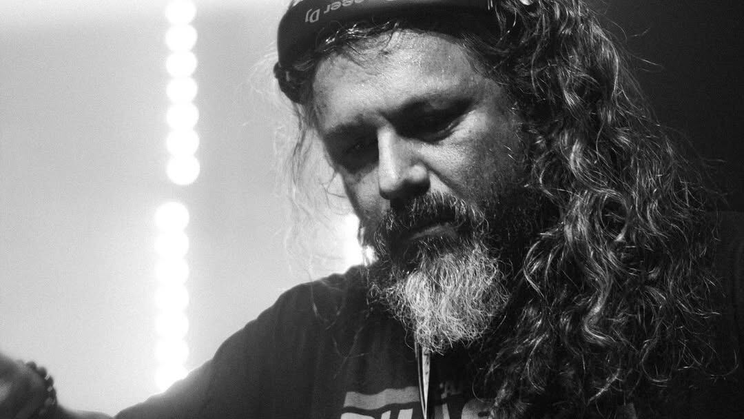 Dr. Leo está muy emocionado por la oportunidad de abrir el concierto de Belanova.