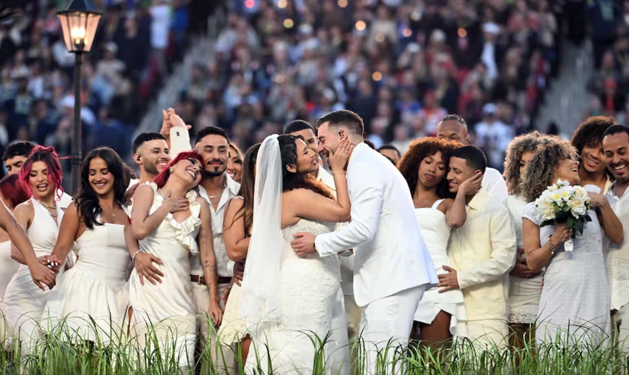 ¿Fue real la boda latina del show de Bad Bunny en el Super Bowl?