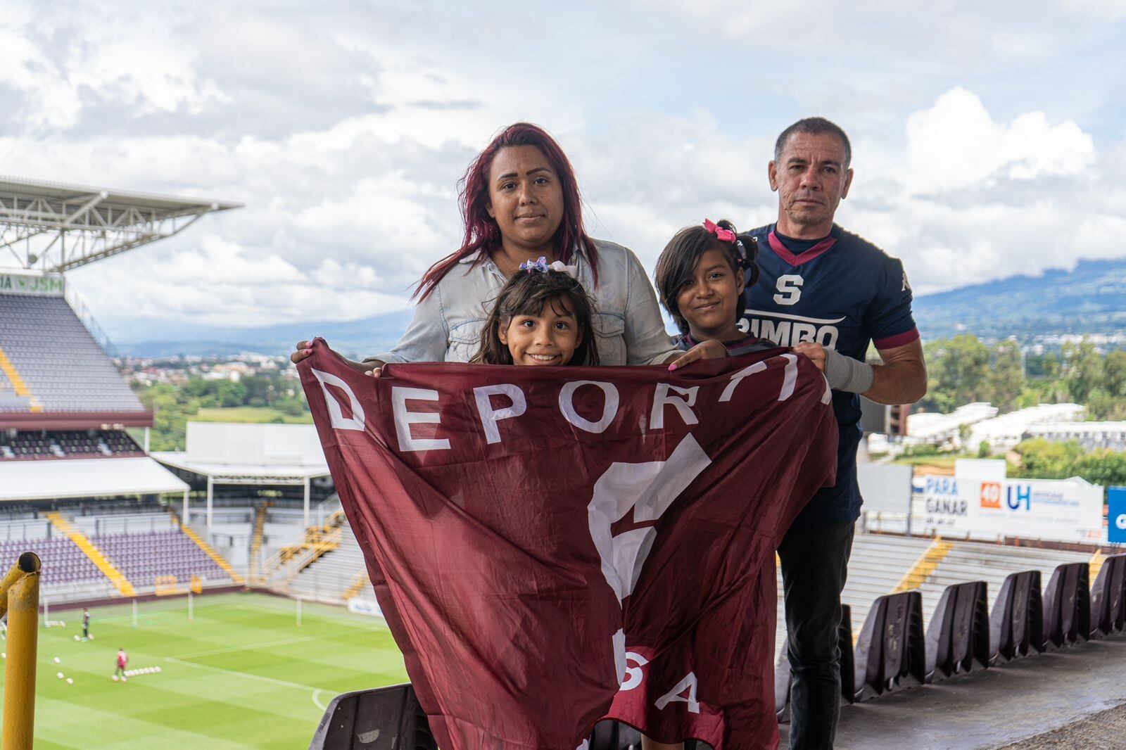 Alondra Quirós es una niña de 9 años que cumplió un sueño: ir al estadio y conocer a los jugadores del Saprissa. Prensa Saprissa.
