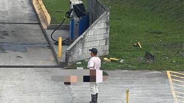 Hombre es asesinado en Limón a balazos y varios billetes quedaron tirados alrededor de su cabeza