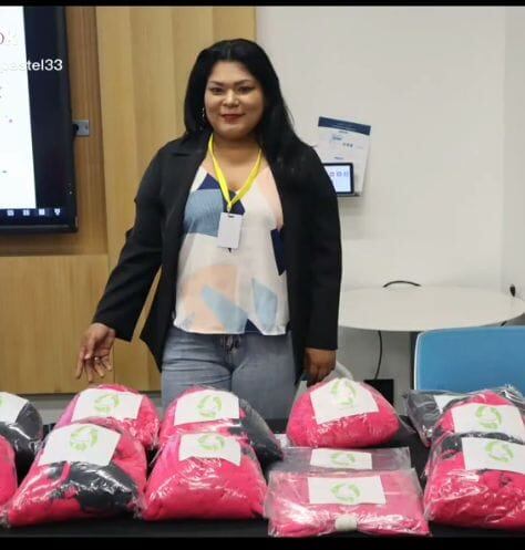 María Luisa Rojas Ruíz es una nicaragüense bien esforzada.
Ella tiene 35 años y llegó a Costa Rica hace tres, lo hizo porque su vida corría peligro en su país