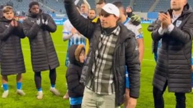 Así fue la emocionante despedida de la afición de Rumanía a Luis Javier Paradela tras vincularse al Saprissa