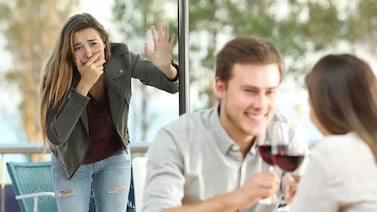 (Video) Mujer descubrió la infidelidad de su esposo de la peor forma y se volvió viral