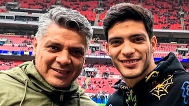 Raúl Jiménez, el goleador de la selección de México, atraviesa una sensible pérdida familiar