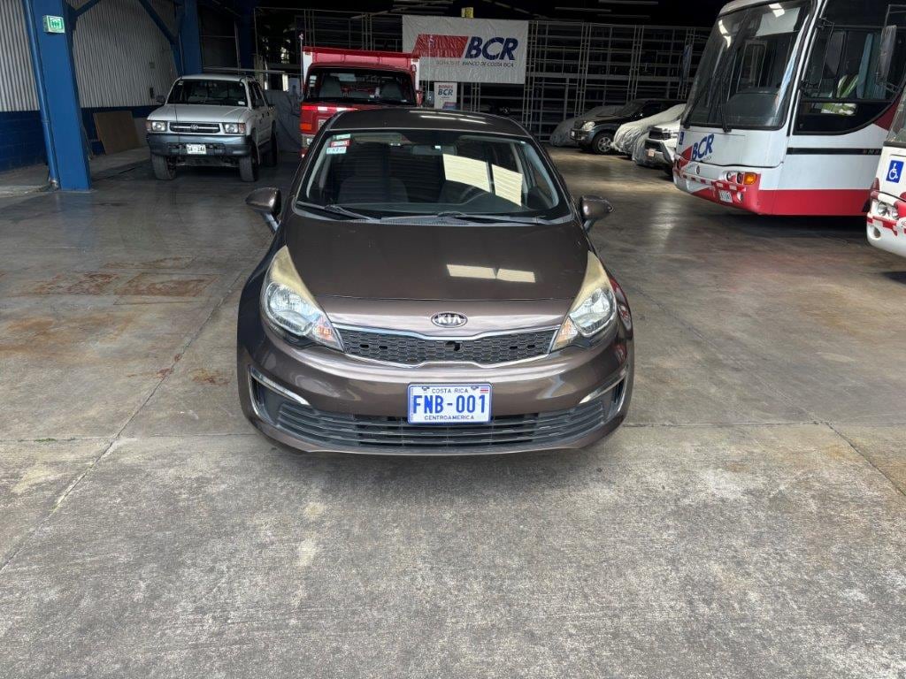 BCR remata vehículos