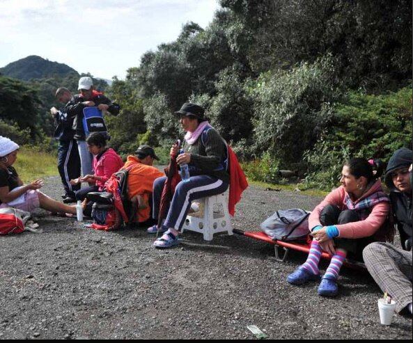 Con reuniones, grupos de WhatsApp bien activos y llamadas telefónicas, ya calientan motores tres de las romerías, hasta la basílica de nuestra señora de Los Ángeles en Cartago, más largas del país. En las fotos los romeros que peregrinan desde Coto Brus hasta Cartago.