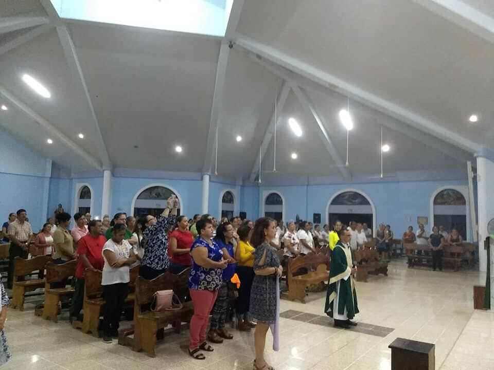 Armando Briceño Sánchez es un guanacasteco de la pura cepa. Nació hace 82 años en Bolsón de Santa Cruz y actualmente vive en Filadelfia. El sirve en el Santuario Diocesano Nuestra Señora de los Ángeles-Parroquia Cartagena en Guanacaste.