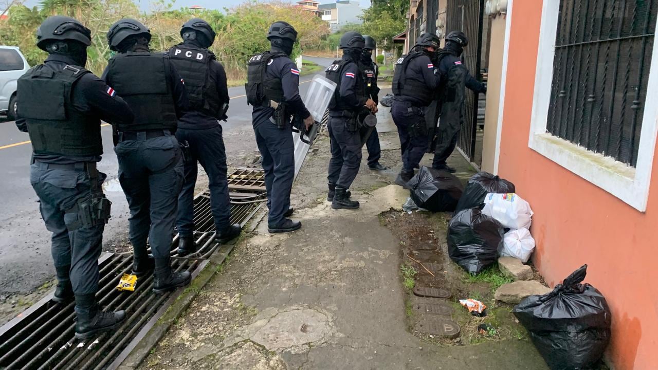 Diez personas fueron detenidas por la PCD y la Fiscalía Adjunta Contra el Narcotráfico y Crimen Organizado este jueves 16 de enero del 2025. Foto: MSP