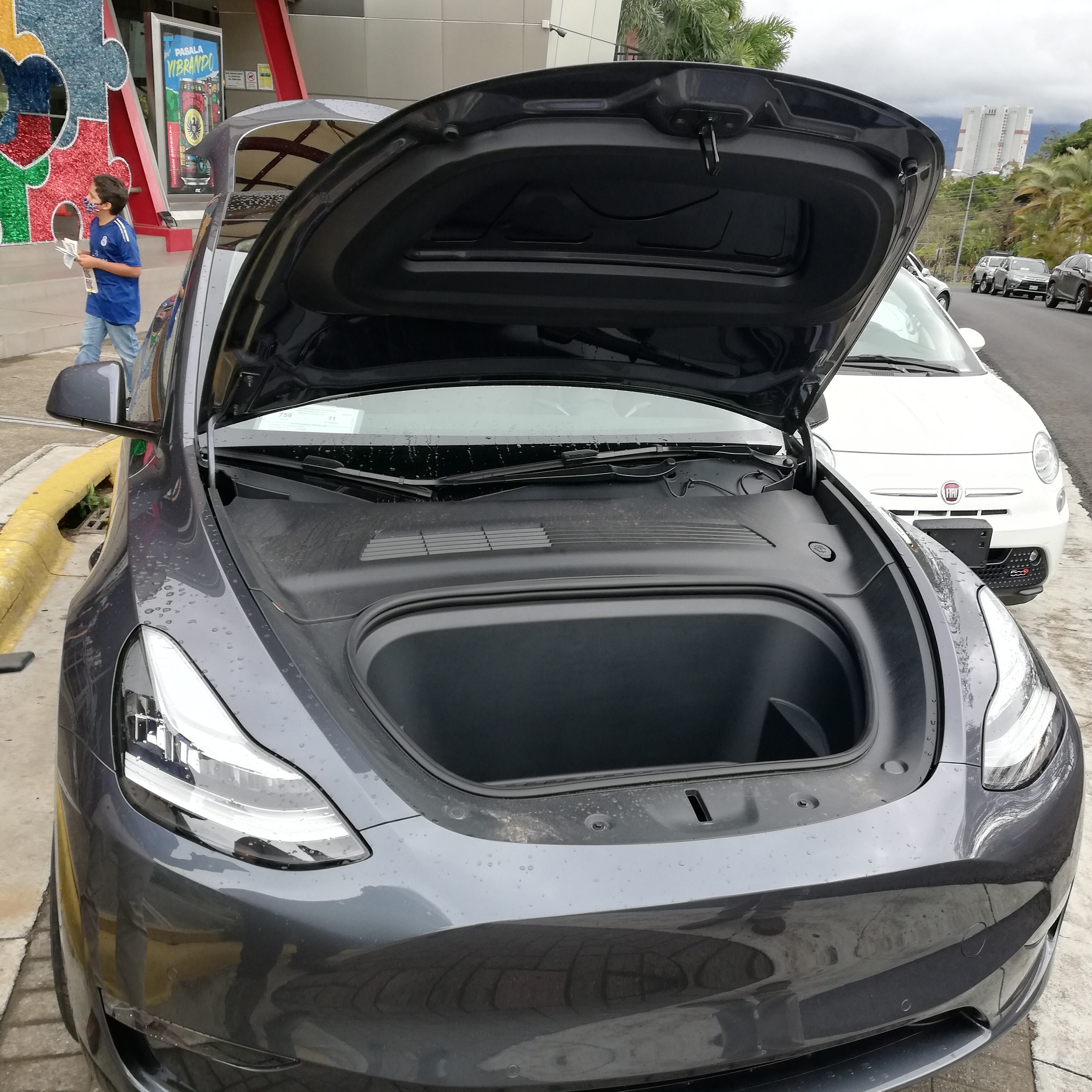 Los autos Tesla ya están en el país; no tiene un 100% de autonomía, pero sí se manejan solos en pista y circunvalación al activar el piloto automático