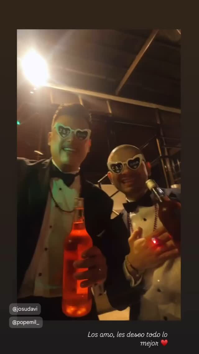 Josué Sánchez y su pareja, Emil, ya son esposos, y las primeras imágenes de la boda ya comienzan a circular en las redes sociales.