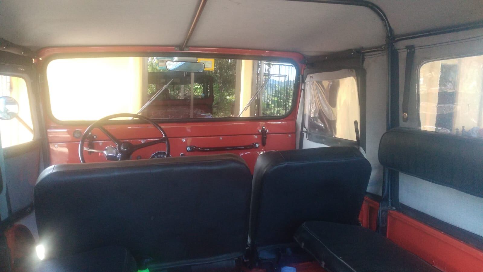 Un jeep willys modelo 65 es la adoración de Diego Quesada y ama este carro desde que nació. Cortesía.